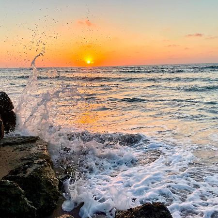 Sea View Cozy Apartment Haifa Bagian luar foto